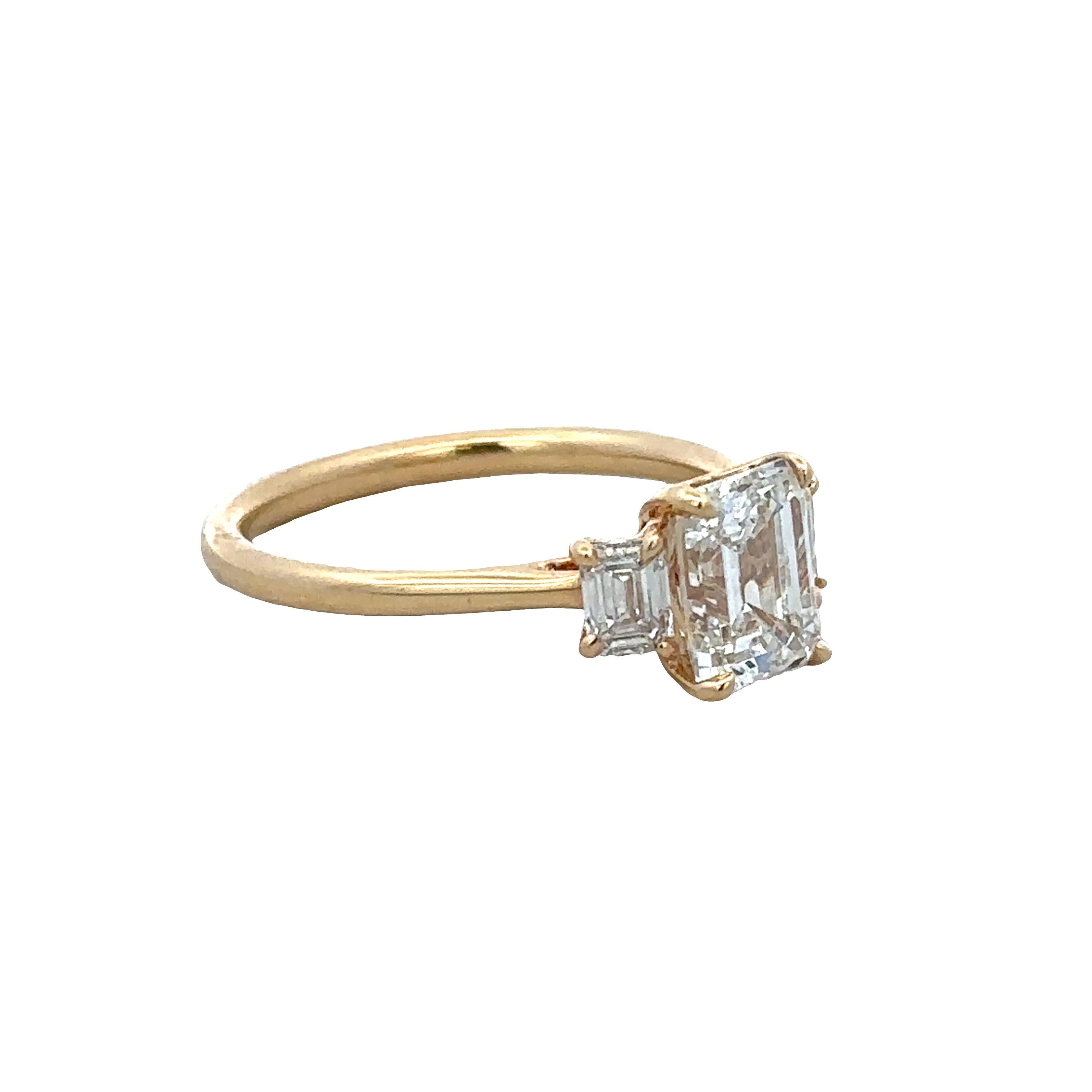 18k Yellow Gold Three-Stone Emerald-Cut Diamond Ring – GIA Certified, Size 6.5 - Image 2