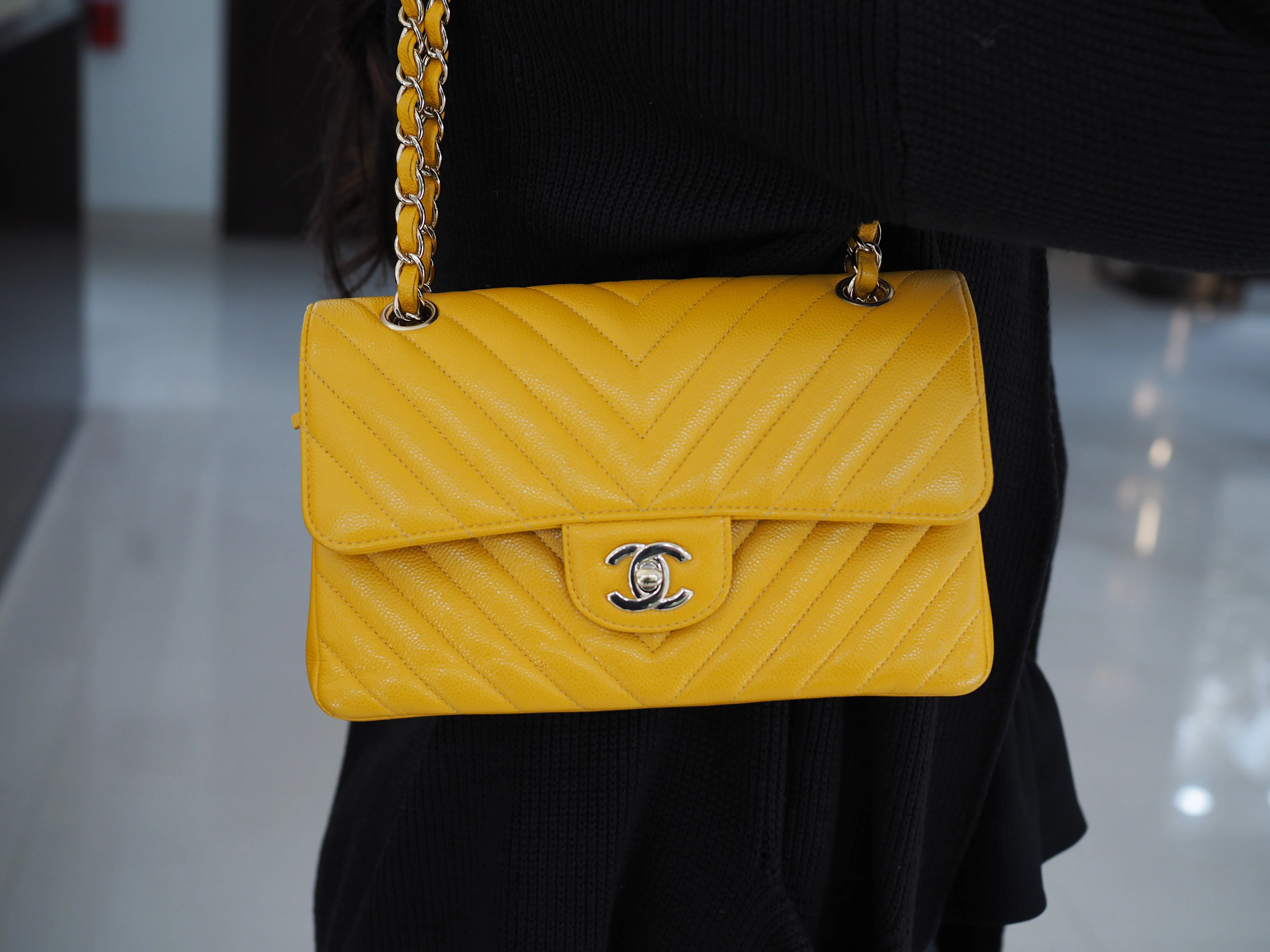 Pre-owned Chanel Yellow Medium Classic Chevron Lambskin Double Flap Mustard